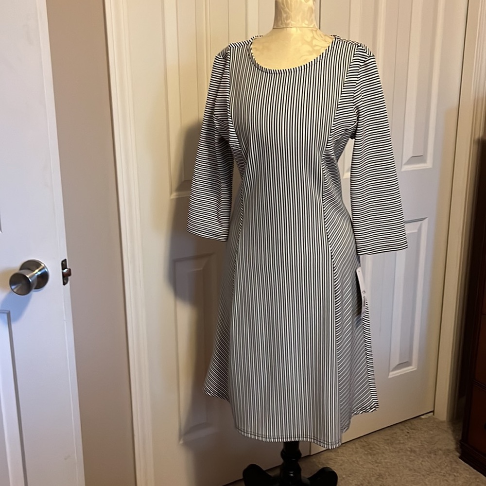 Massini dress L stretch black and white thin stripes 3/4 sleeve above knee NWT